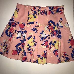 ☀️NWOT Candie’s Pleated Pink Floral Skater Skirt☀️